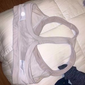 Donating 10/31! Lululemon sports bra size small